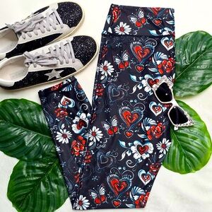 ✨NWT Stylish BUTTER SOFT CLOUD FLEX Black & Red Tattooed Patterned Leggings